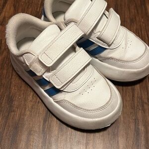 adidas Kids Sneakers in White and Blue